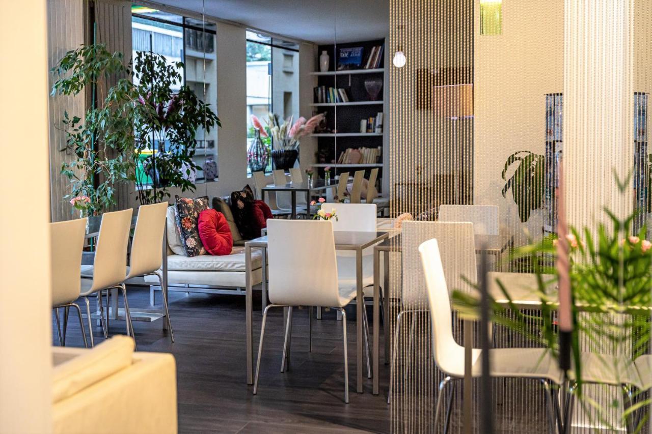Hotel Glasgow Monceau By Patrick Hayat Paris Exteriör bild